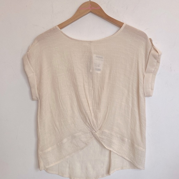 (A11) E&M Inverted knot tie front shortsleeved cream top, Size Large, NWT - Picture 1 of 6